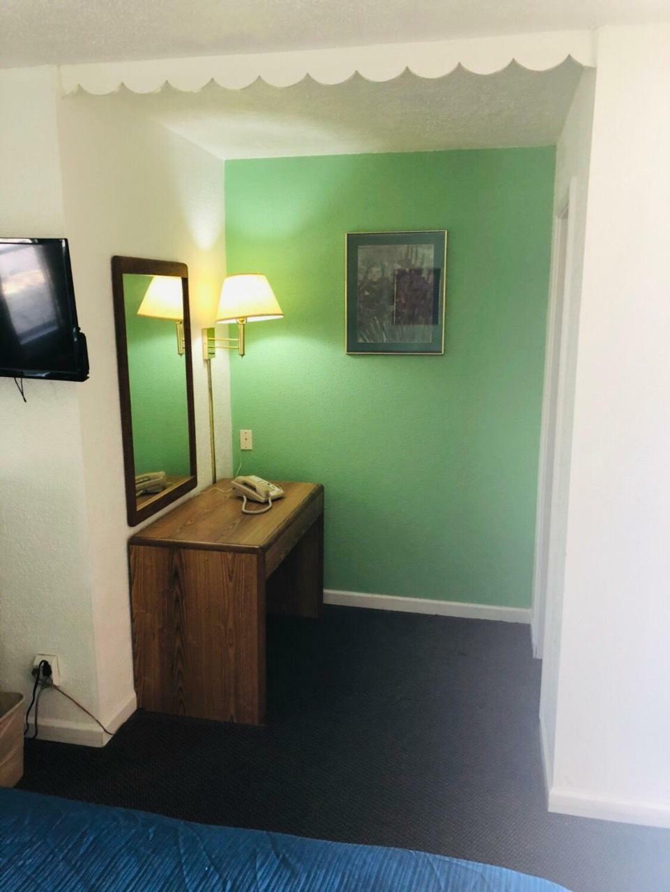 Woodridge Motel Terre Haute Exterior foto